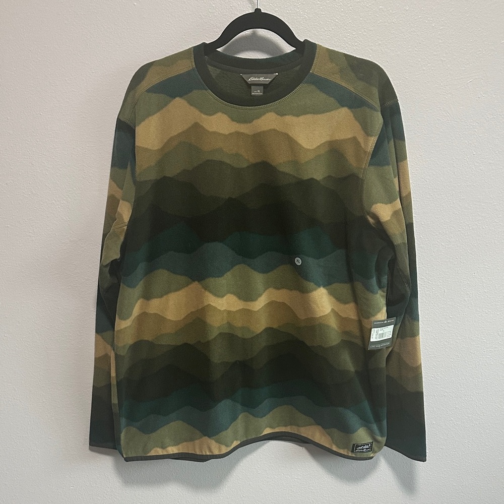 Eddie Bauer Green Layered Wave Crewneck